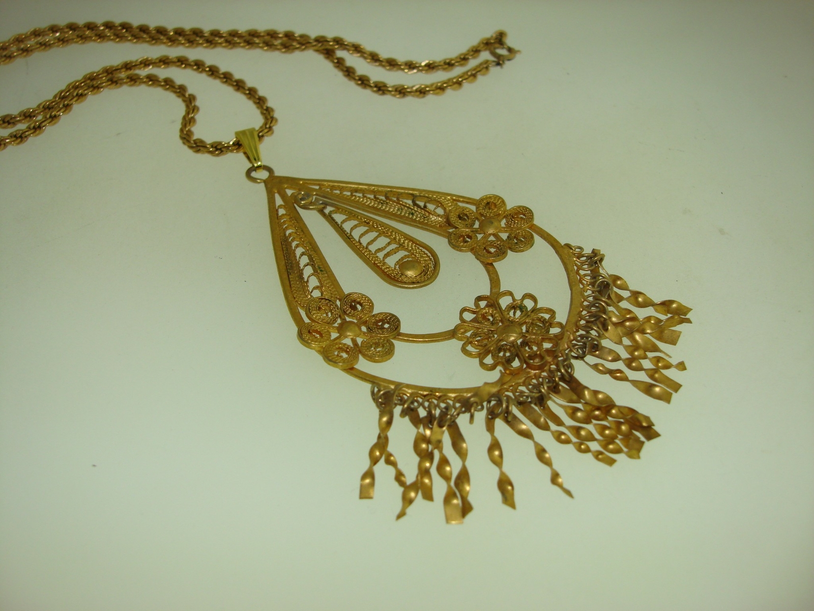 RARE VINTAGE GOLD WASHED CANNETILLE SPUN SILVER FILIGREE PENDANT NECKLACE!