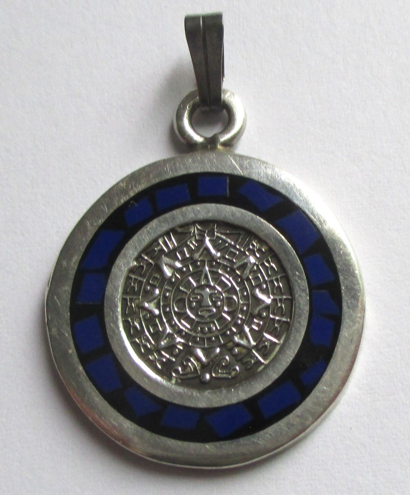 VINTAGE STERLING SILVER ENAMEL INLAY MEXICO AZTEC MAYAN CALENDAR PENDANT CHARM