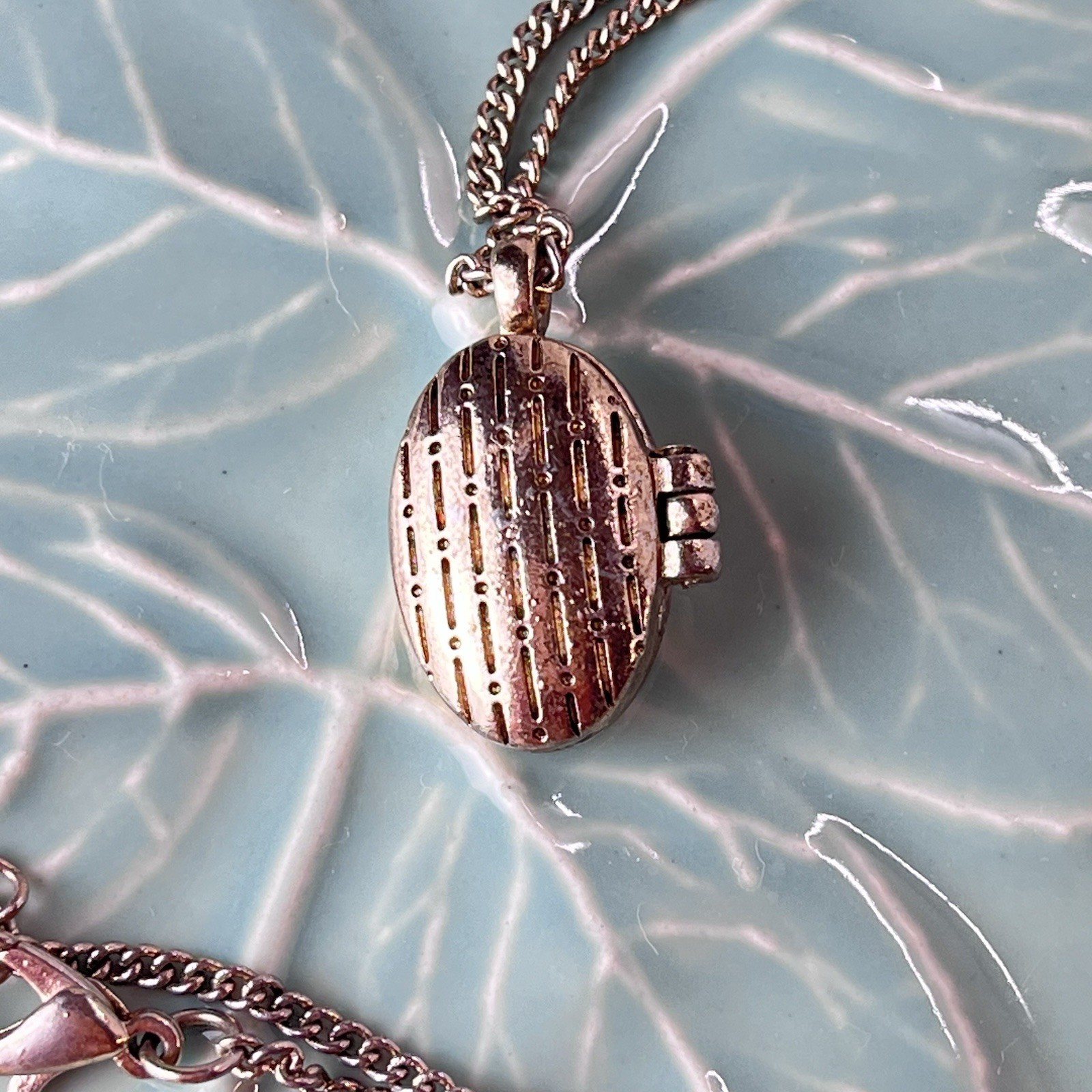 Vintage Embossed Gold Tone Locket Necklace -18” – Magnetic Closure – 3/4”x1/2”