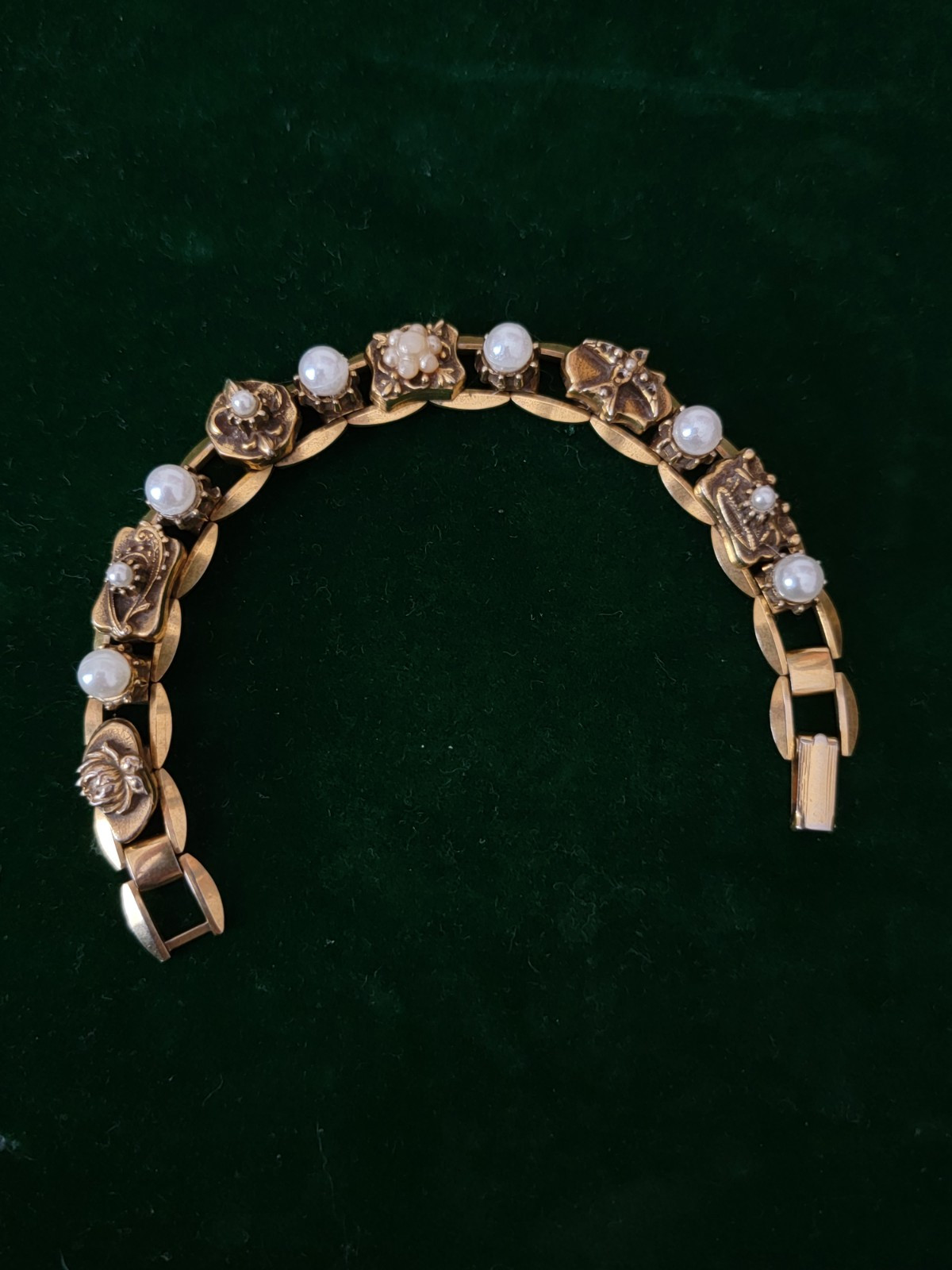 Vintage Victorian Style Faux Pearl Bracelet 7.25 In