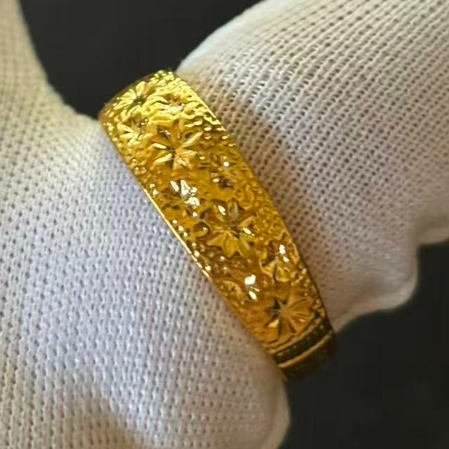 VTG Floral Gold-plated (NOT SURE) Ring Band marked ‘999’, Size 8.5 adjustable