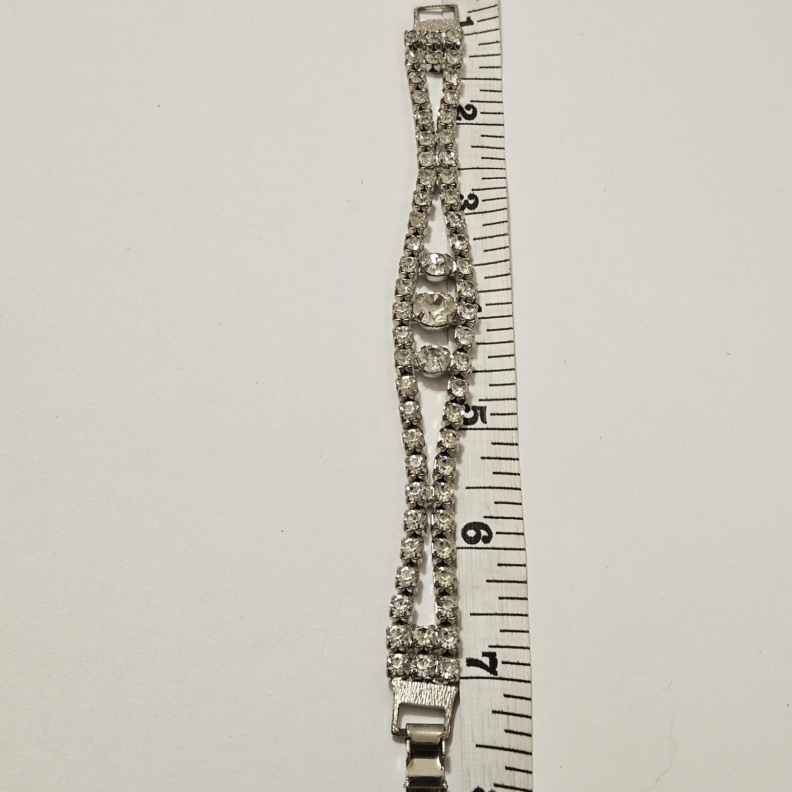 Elegant Vtg 7″ Rhinestone Bracelet 2 Rows Of Small Stones 3 Larger Center Stones