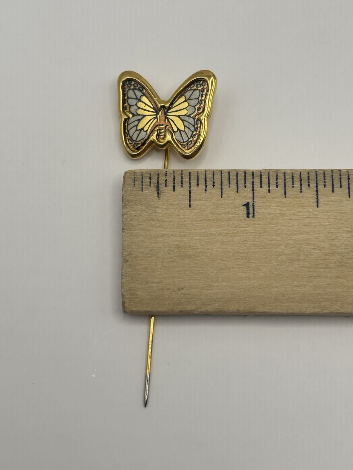 Vintage 1960’S CROWN TRIFARI GOLD-TONE FINISH ENAMEL BUTTERFLY STICK PIN lovely