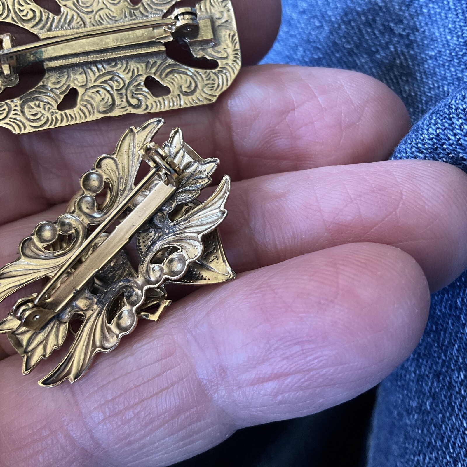 2 Unmarked Vintage Brooches. Gold tone. 1.5” Long Each. Flowers Leafs
