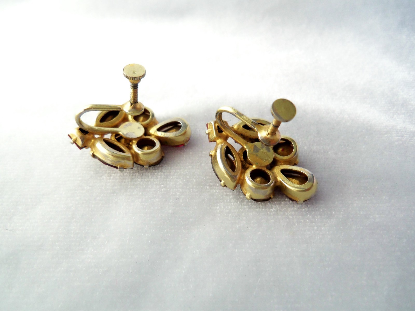 Retro Vintage Prong Set Red Rhinestone Cluster Screw Back Earrings