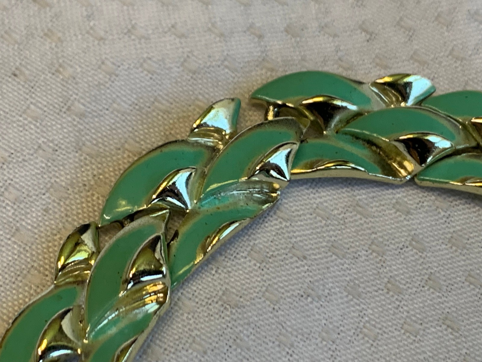 Vtg Coro Necklace 16.5″ Fashion Jewelry Sea Green Enamel Beaded Hook Clasp *READ