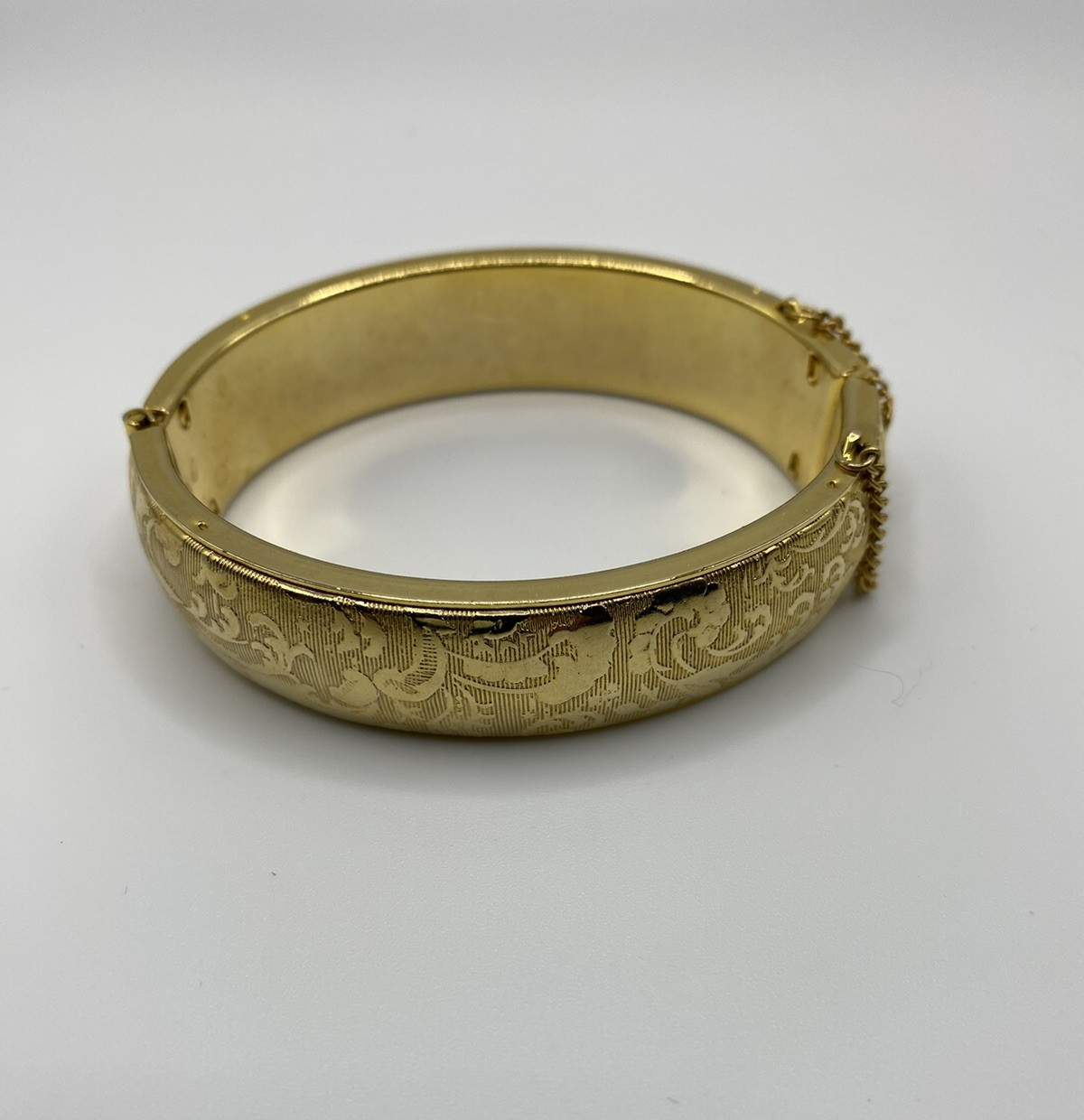 Hinge Bracelet Gold Tone Brocade Scroll Design Safety Chain Boho 2.3 x 2 in