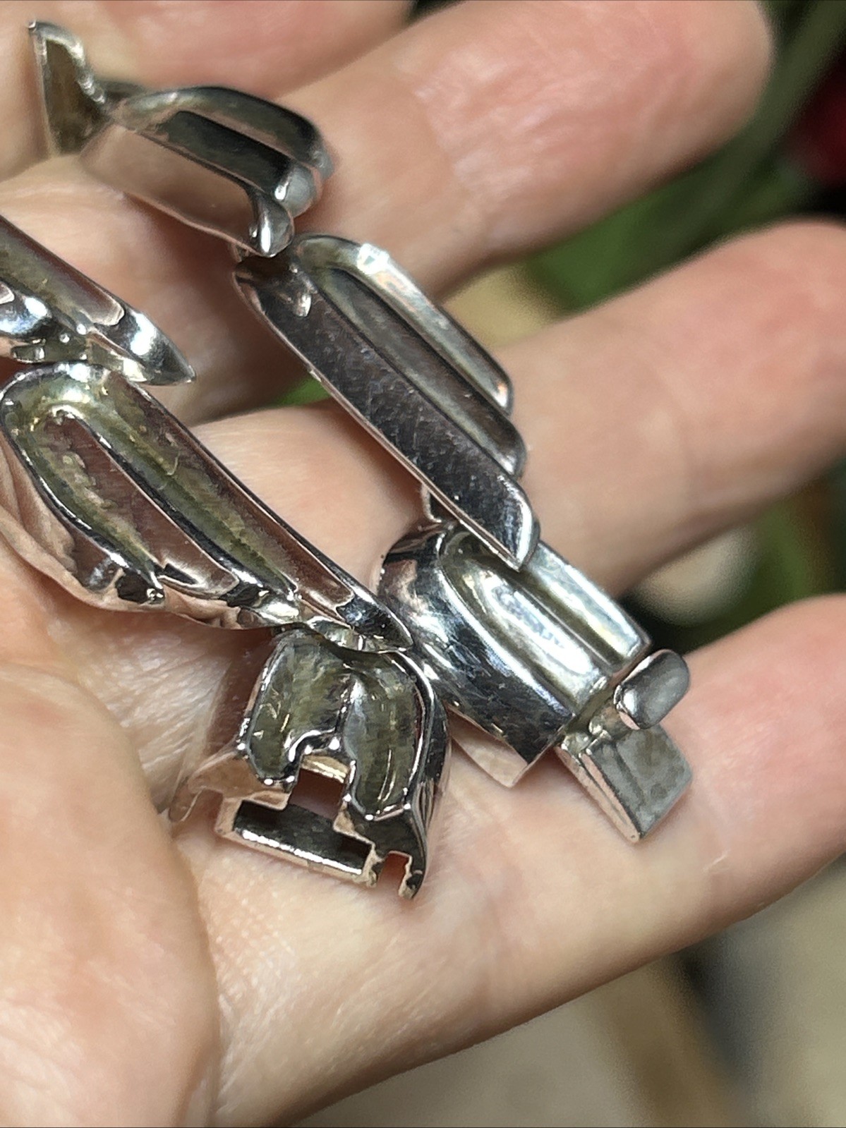 55. Silver tone Wing panel “W” in center Wonder Woman Collar Necklace 16 1/2″