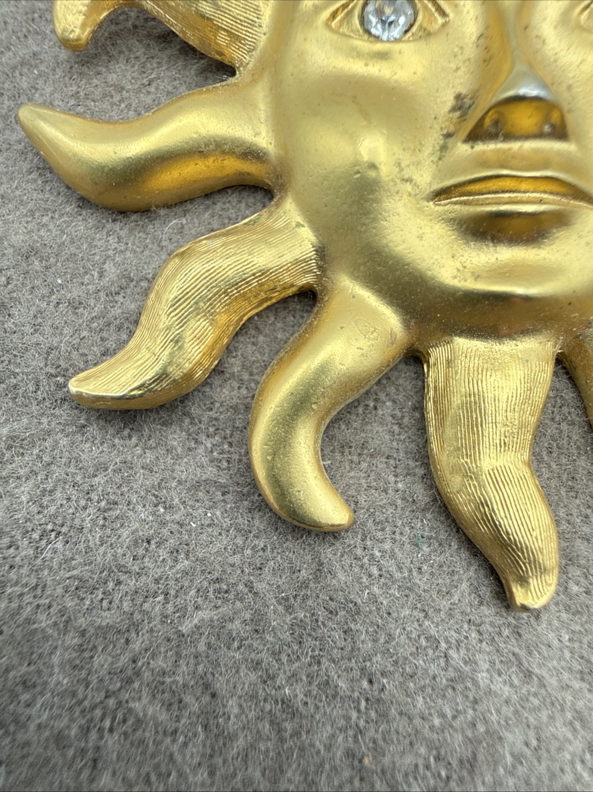 Vintage Avon Sun Brooch Pin Pendant Jewelry Gold Tone Clear Rhinestone Eyes