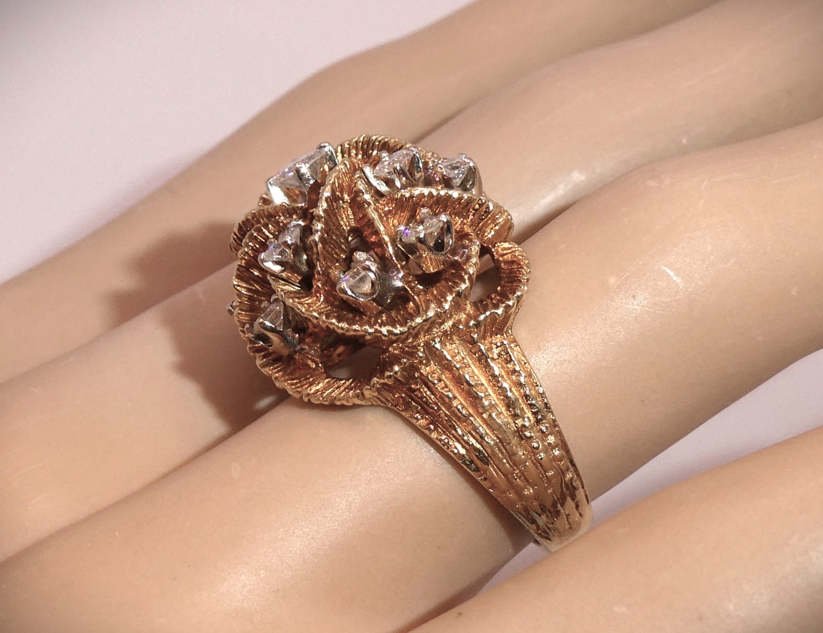Vintage Estate 18K Gold LEON Ring Textured Ribbon Dome Bombe Diamond 11g 1cttw
