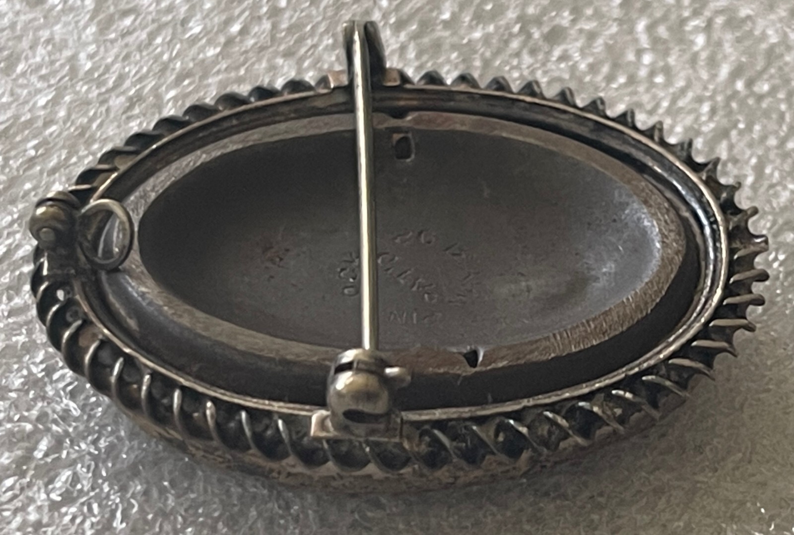 ANTIQUE PAT. MAY 31 1898 PIN LOCK PHOTO LOCKET PIN BROOCH