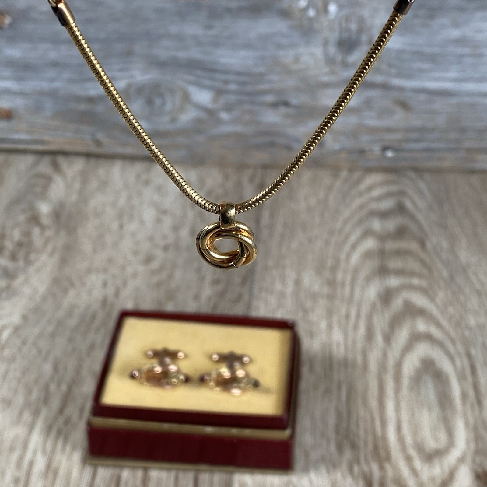 Cuff Links & Tie Clip, Vintage Gold, Red