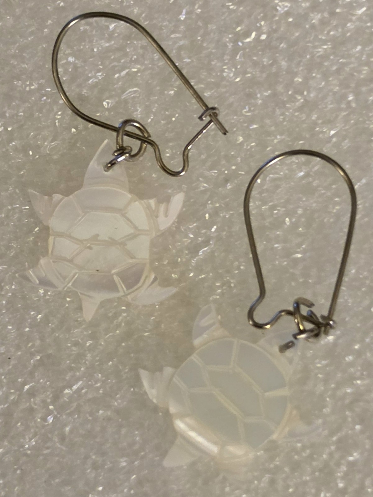 Vintage Hand Carved Mother Of Pearl Figural Turtles Pierced Drop Earrings