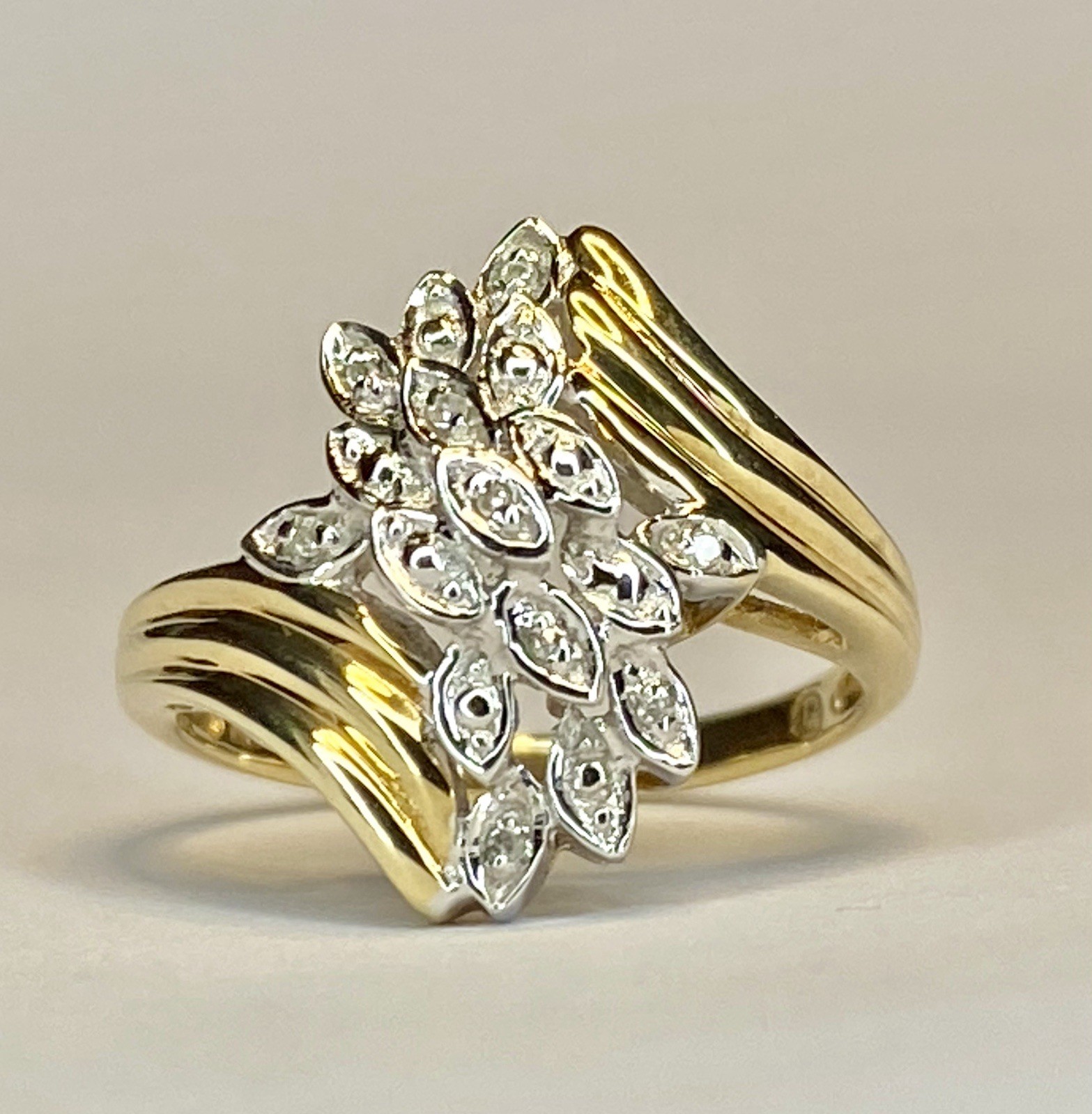 Vintage 80’s 90’s 10K Yellow Gold Diamond Cluster Leaf Bypass Ring Size 6.9