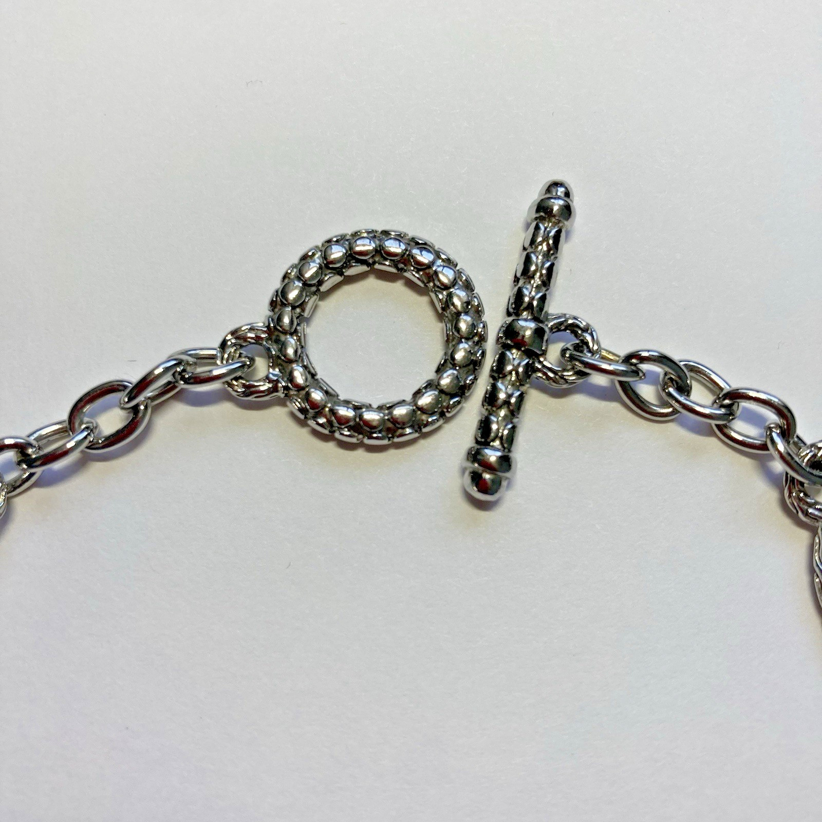 Vintage Silver Tone Oval Chain X Cross Rhinestone Necklace 17.5 in