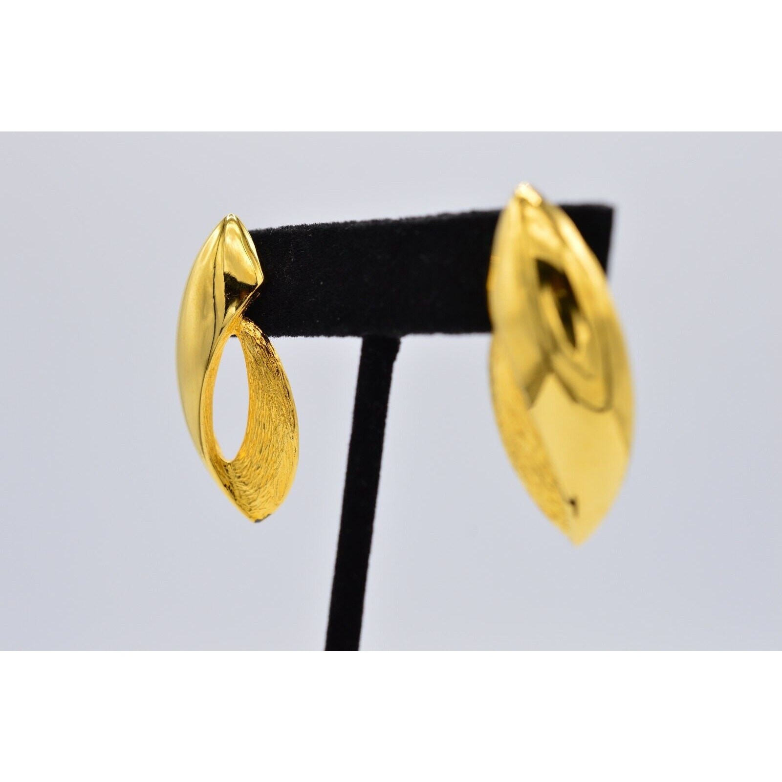 JC Vintage Earrings Shiny Gold Drop Dangle Textured Chunky 1980s Signed BinX