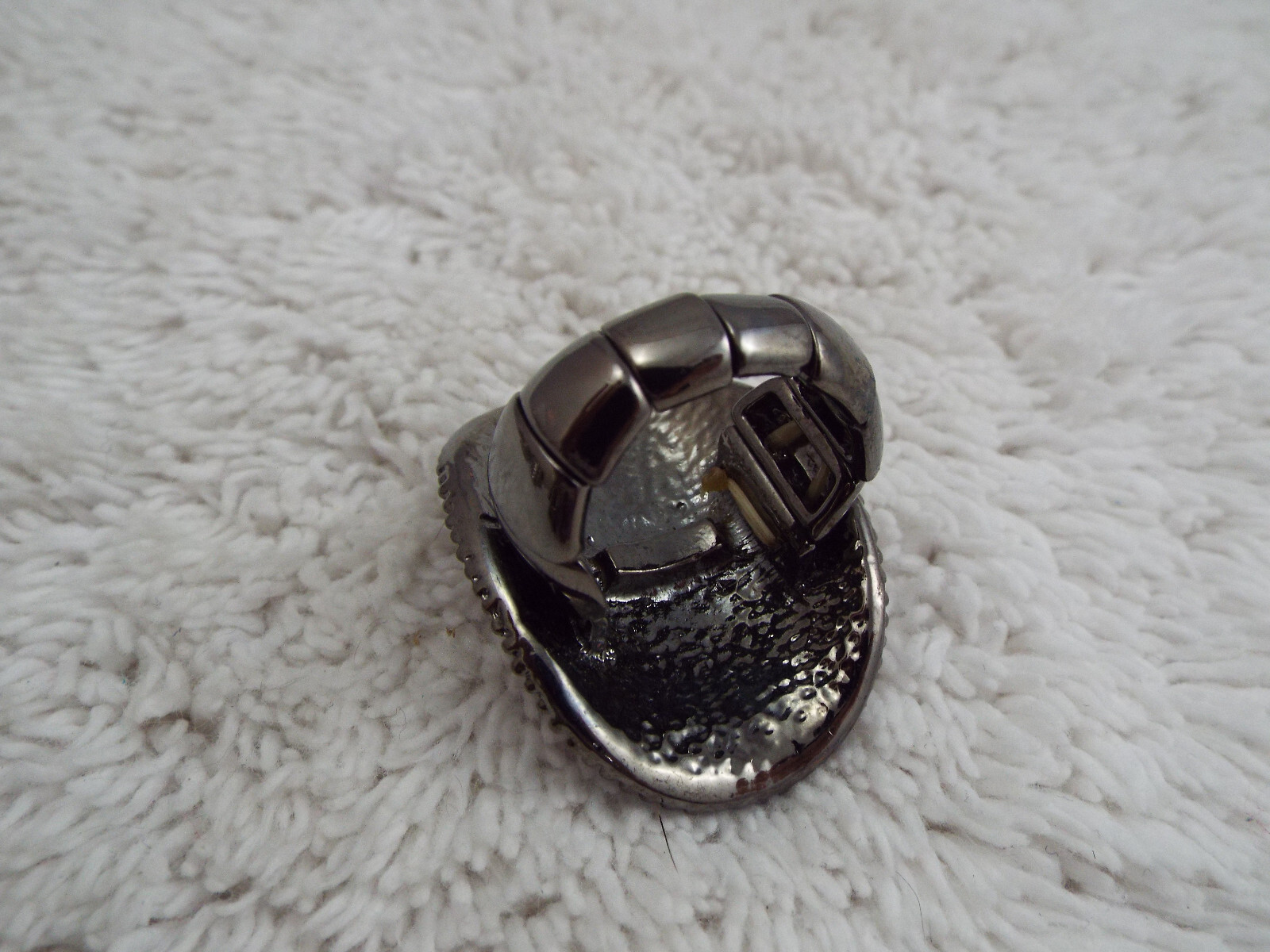 Gunmetal Pink Rhinestone Stretchband Ring ~ Size 7-9 (A30)