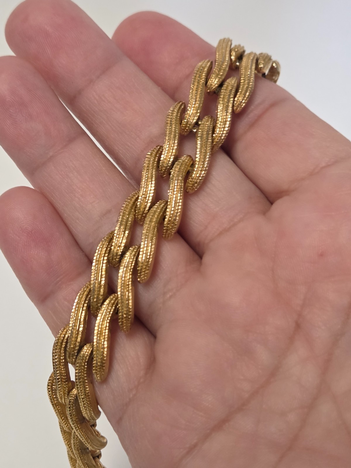 Vtg MONET Textured Wavy Double Row Bracelet 1/2″ w Gold Tone Safety Chain 7.25″