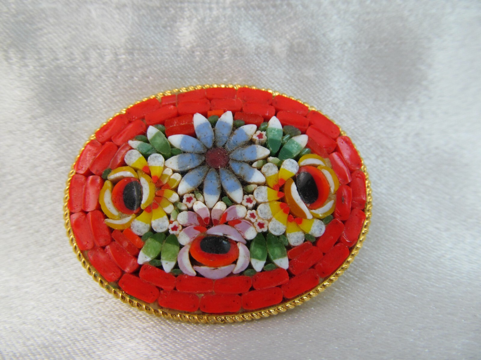 VINTAGE ITALIAN MICRO MOSAIC FLORAL BOUQUET DESIGN PIN BROOCH DETAILED