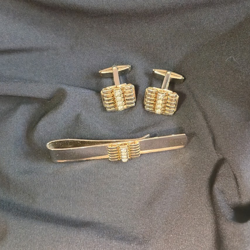 Las Vegas Glam 1950s 1960s Mens Cufflinks and Money Clip Corbi Quality Gold