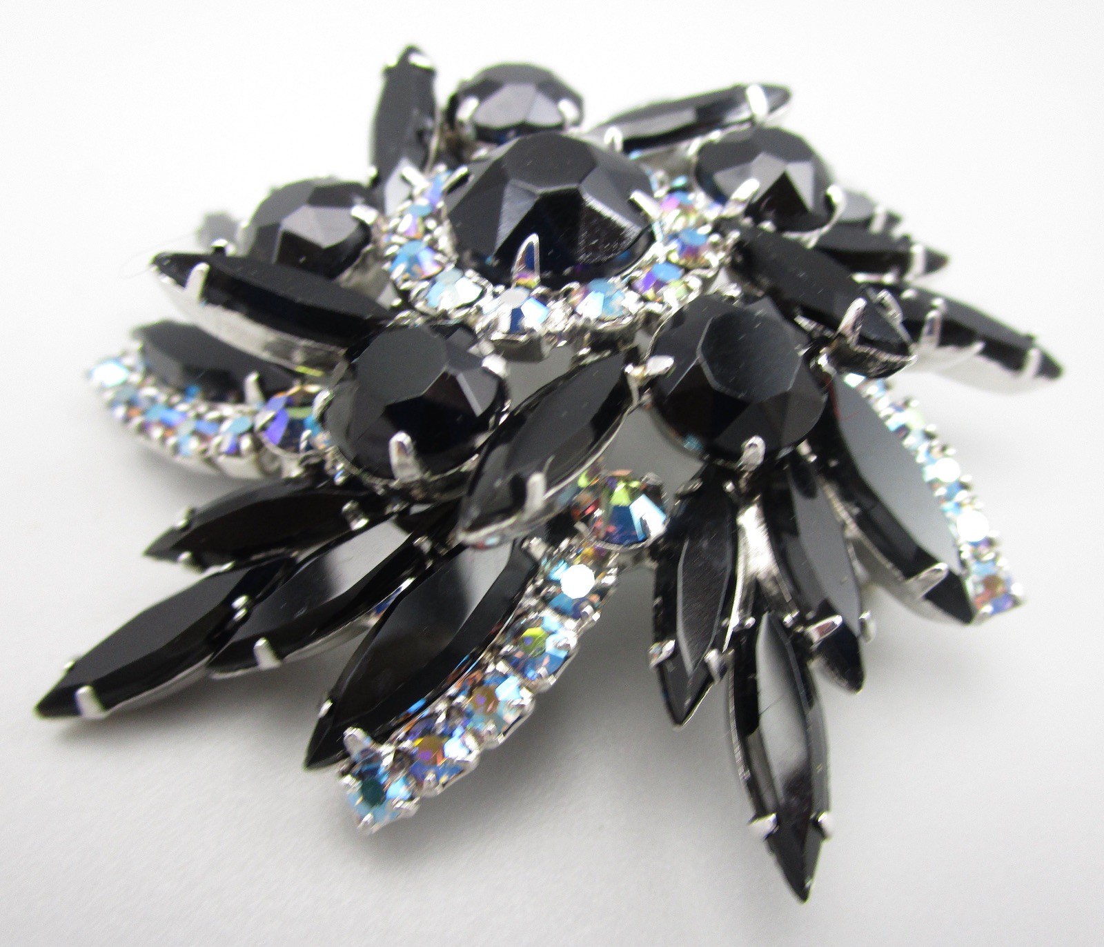 BEAUTIFUL DELIZZA & ELSTER JULIANA SILVERTONE BLACK RHINESTONE BROOCH PIN
