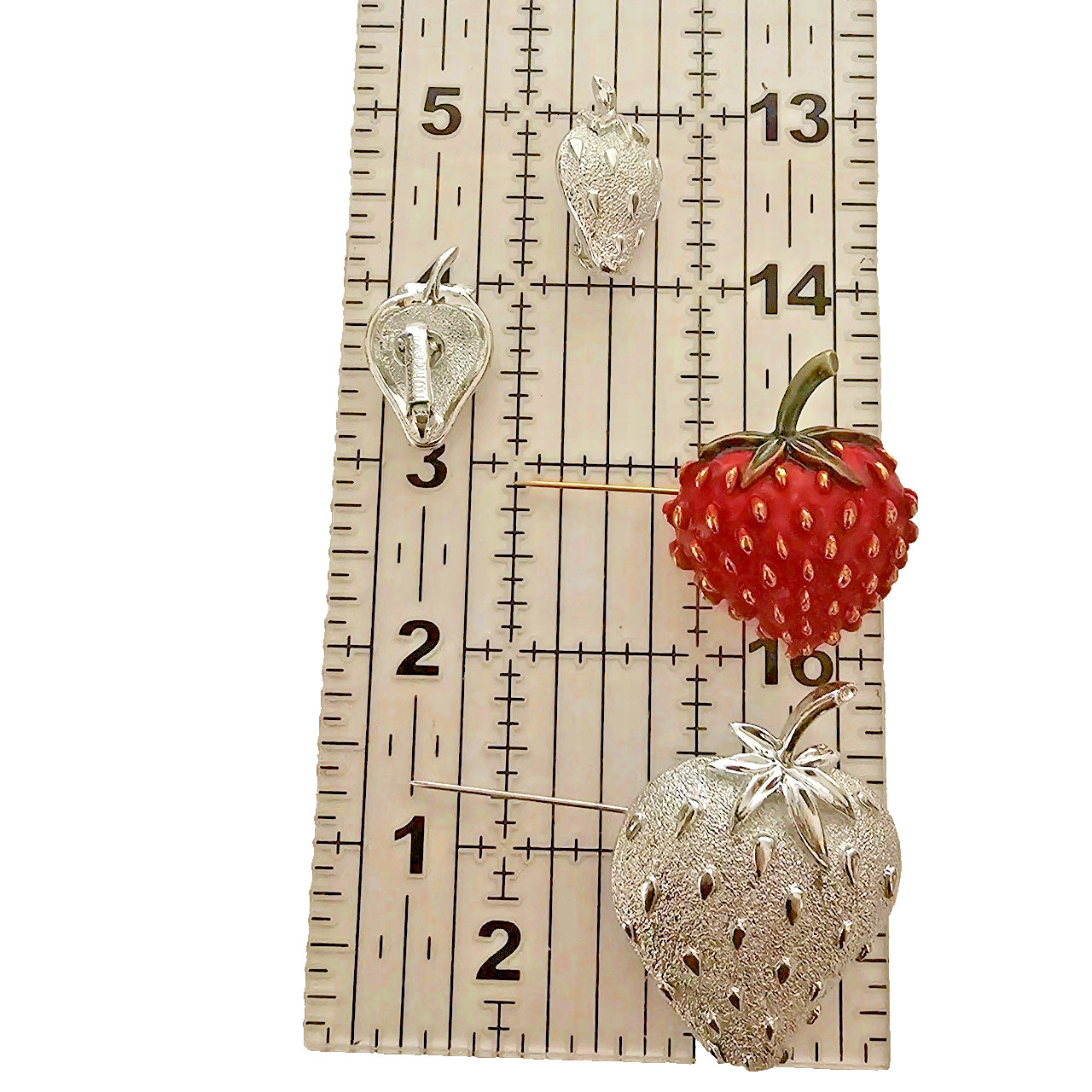 Strawberry Jewelry Lot-Silver Tone Sarah Coventry Set Brooch & Earrings Zentall