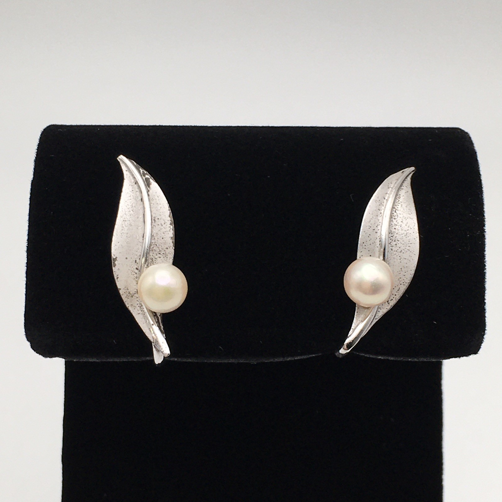 Vintage Sterling Silver Leaf Pearl Screw Back Earrings Marked Sterling 3g #90
