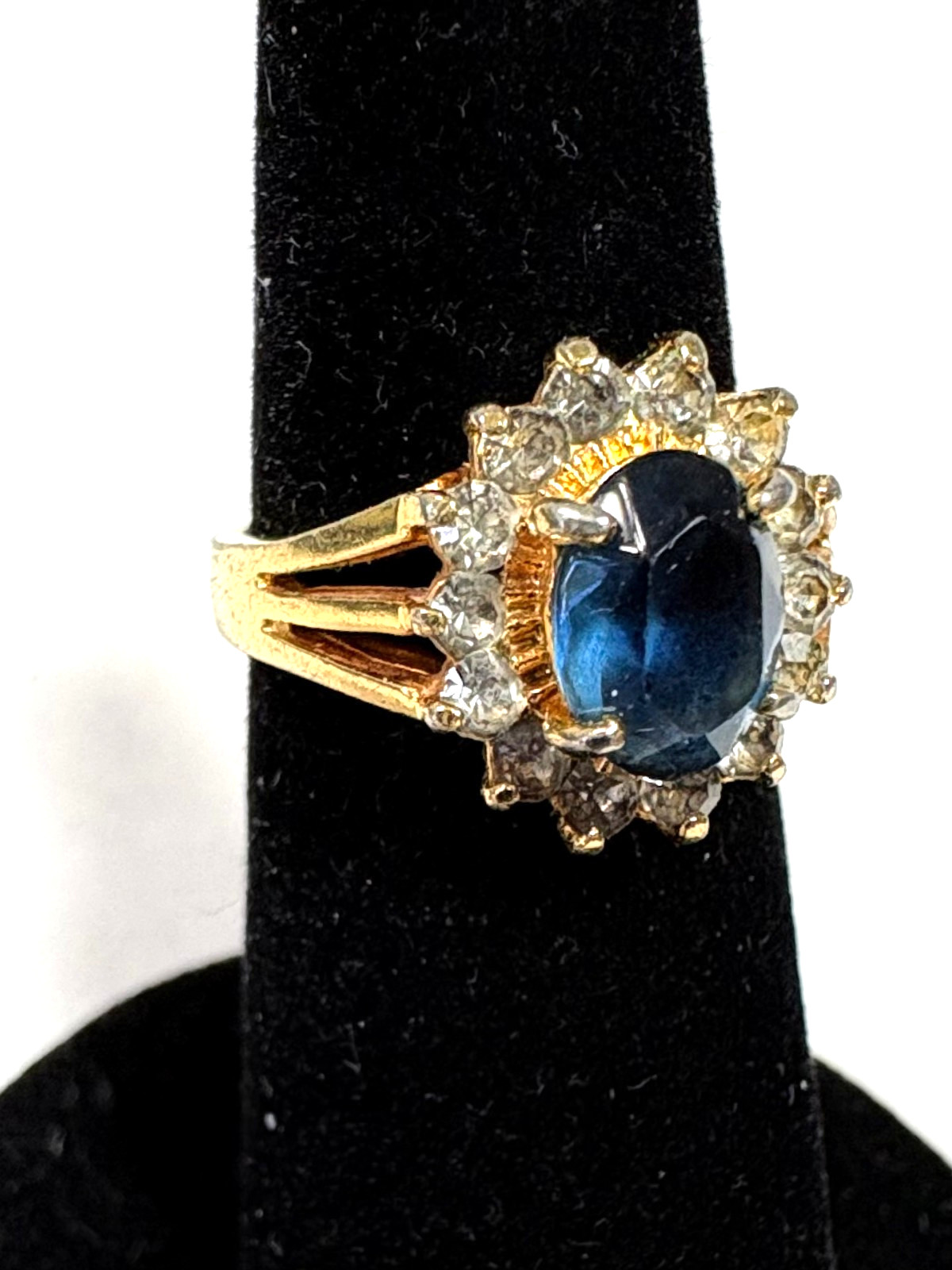 VINTAGE 18K ? RAJ YELLOW GOLD PLATED RING, BLUE STONE W/ CLEAR STONES, SIZE 5