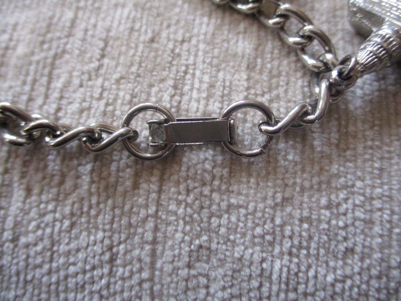 Vintage Silvertone Dangle Bracelet Wisconsin Seal and Buildings