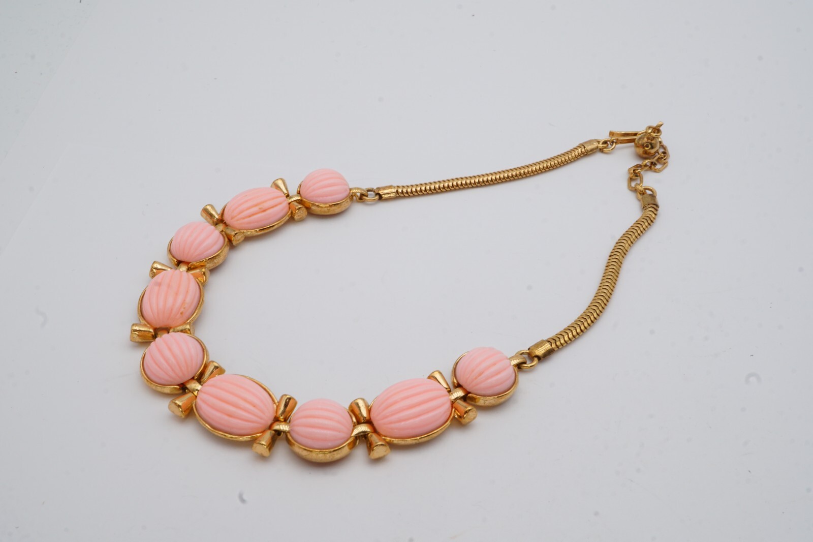 Vintage Necklace Gold Tone Molded Pink Stone 15.5″