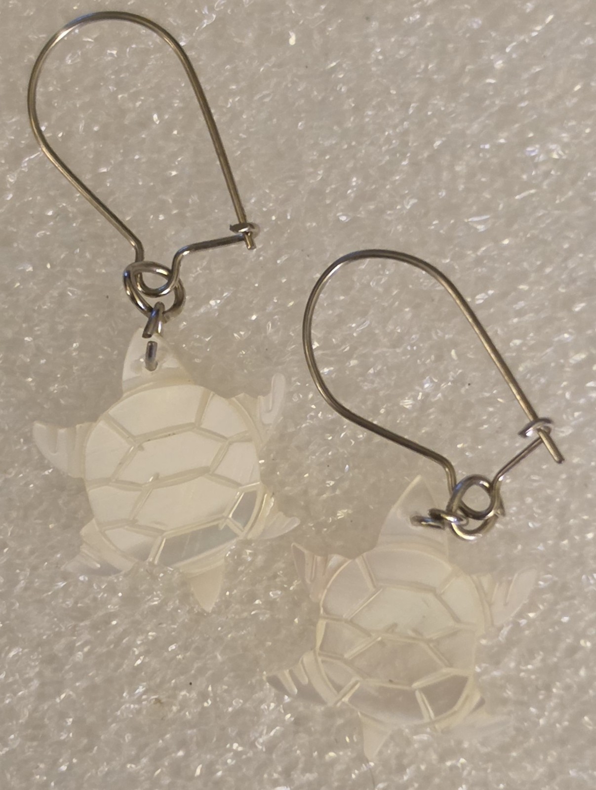 Vintage Hand Carved Mother Of Pearl Figural Turtles Pierced Drop Earrings