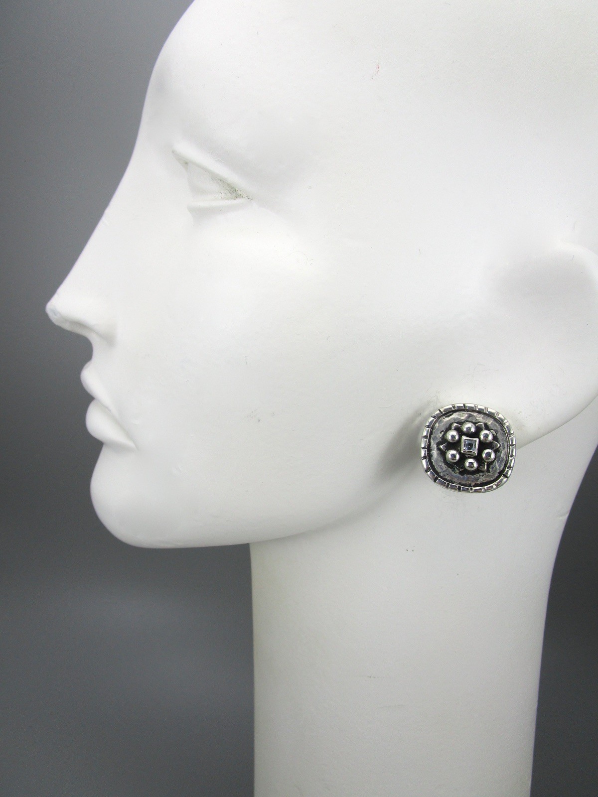UNIQUE DIAN MALOUF STERLING SILVER BLUE TOPAZ CLIP ON EARRINGS 28G