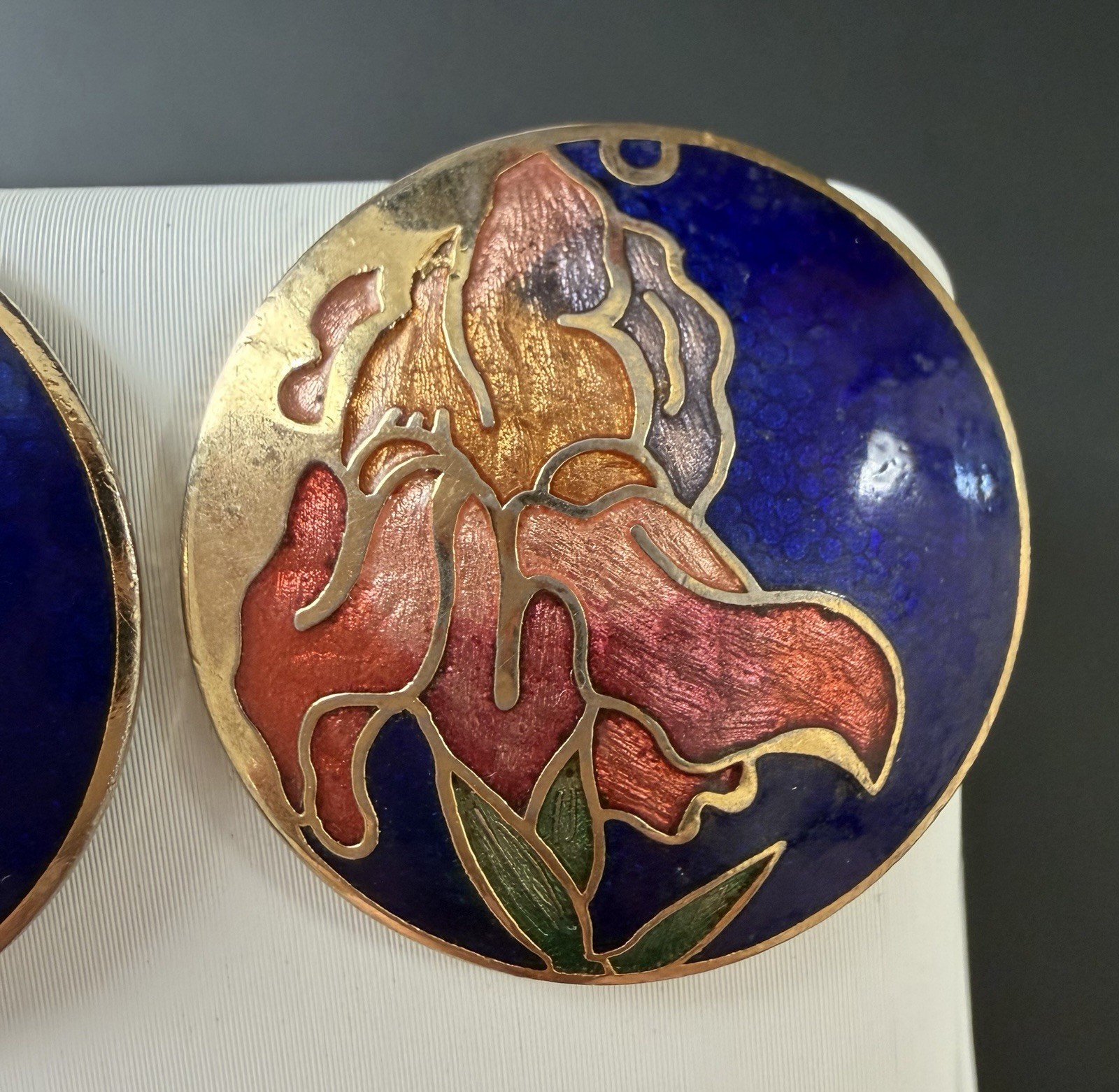 Vintage 1980’s Gold Tone Cloisonne Flower Pierced Earrings
