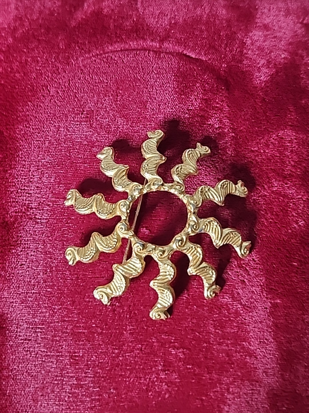 Alva Studios Double Duck Figures Brooch Museum Replicas Gold Tone Roman 2 1/4″