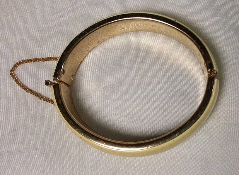 Bracelet Gold Tone Yellow Enamel Hinged Clasp With Safety Chain Oval Bangle Cuff