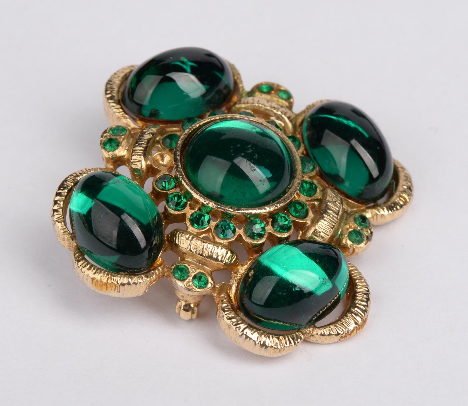 Vintage Gold Tone Green Red Rhinestone Christmas Tree Brooch Pin 2.06″