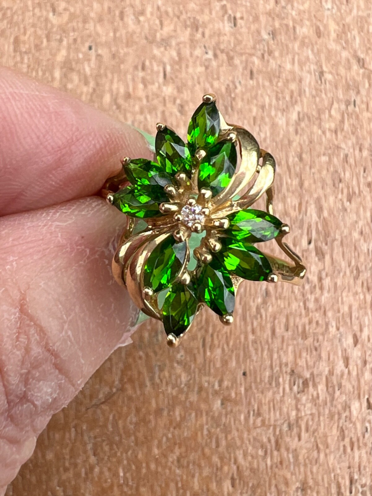 VINTAGE 14K YELLOW GOLD VIVID GREEN CHROME DIOPSIDE DIAMOND COCKTAIL RING
