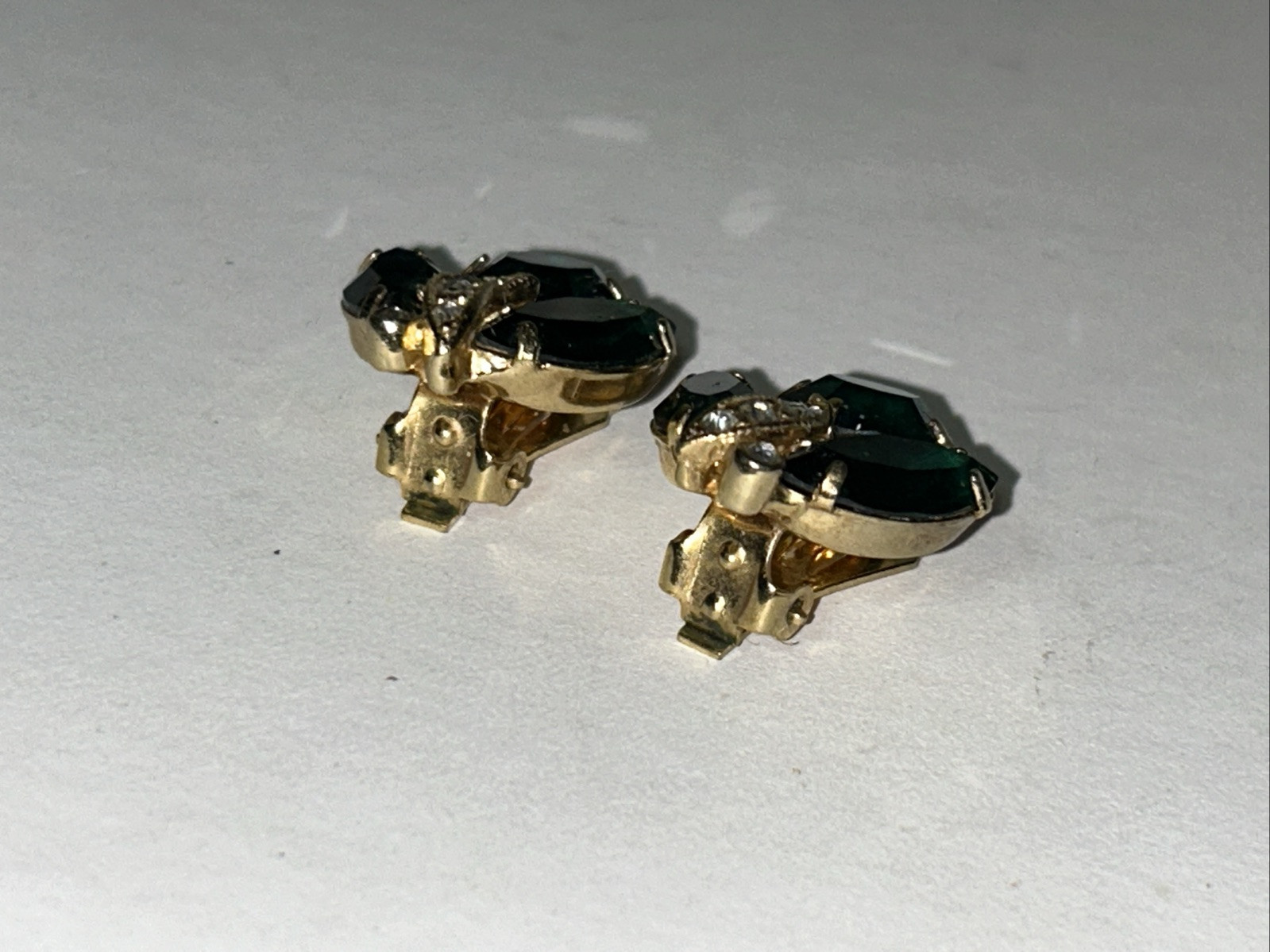Vntg Eisenberg Ice Earrings Dark Green Rhinestone Clip Missing 1 Rhinestone (c7)