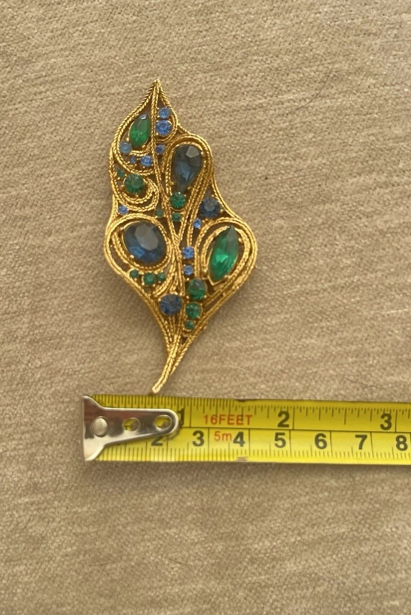 Vintage Leaf Brooch La Roco 50s Gold Tone 3 1/2” Blue Green Rhinestones Unsigned