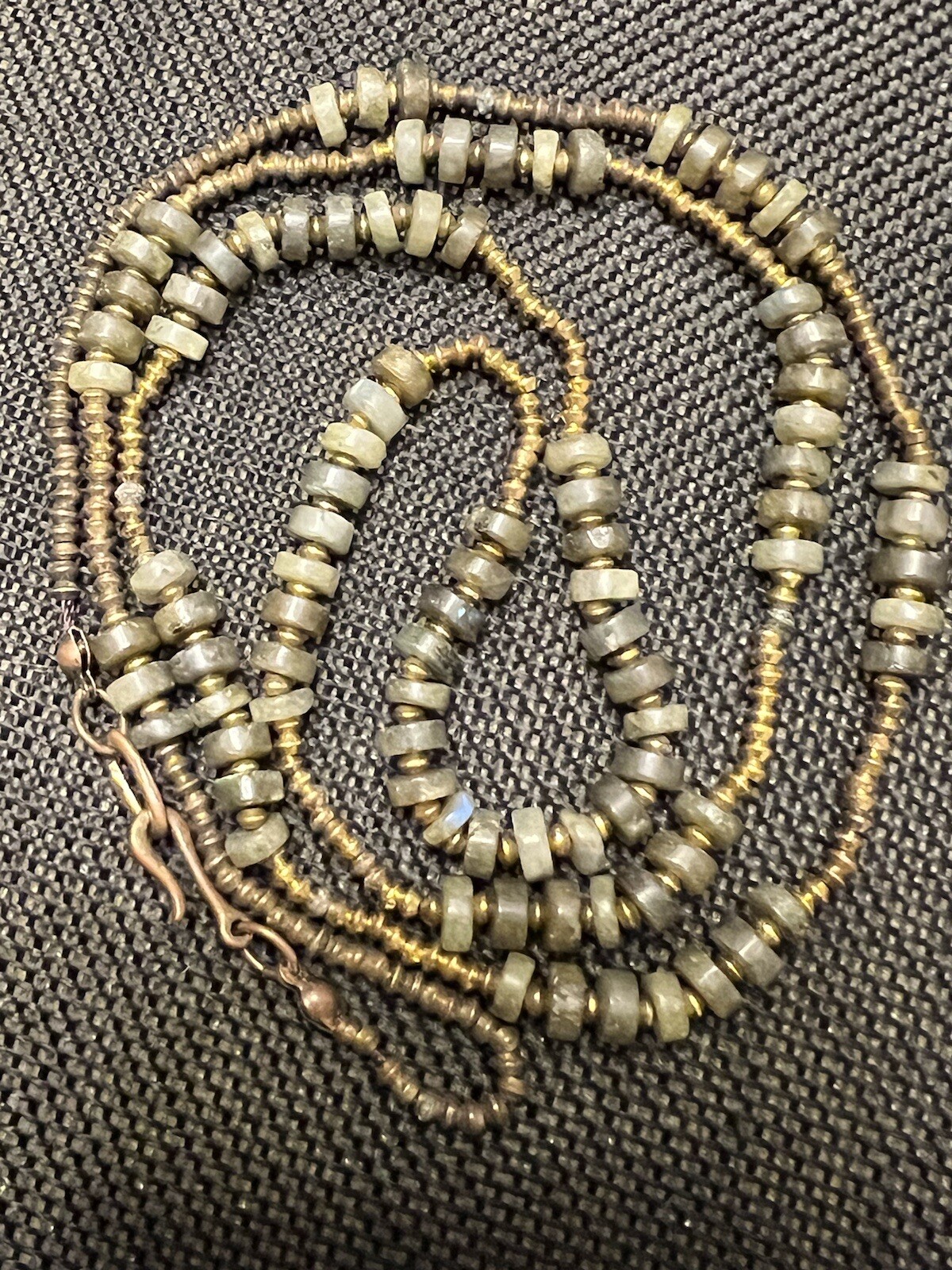 ESTATE ARTISAN LONG GOLD TONE LABRADORITE STONE NECKLACE 33” HOOK CLASP
