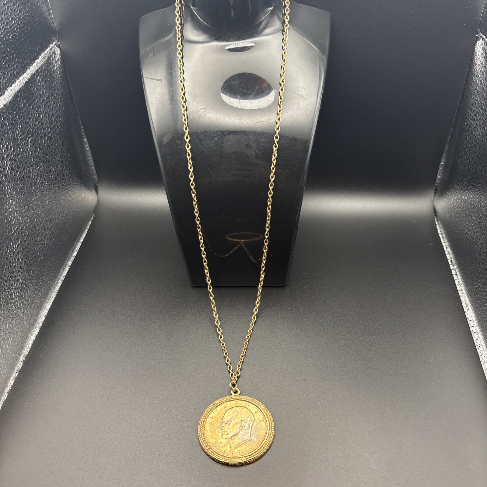 Vintage 1971 Eisonhower Coin Necklace