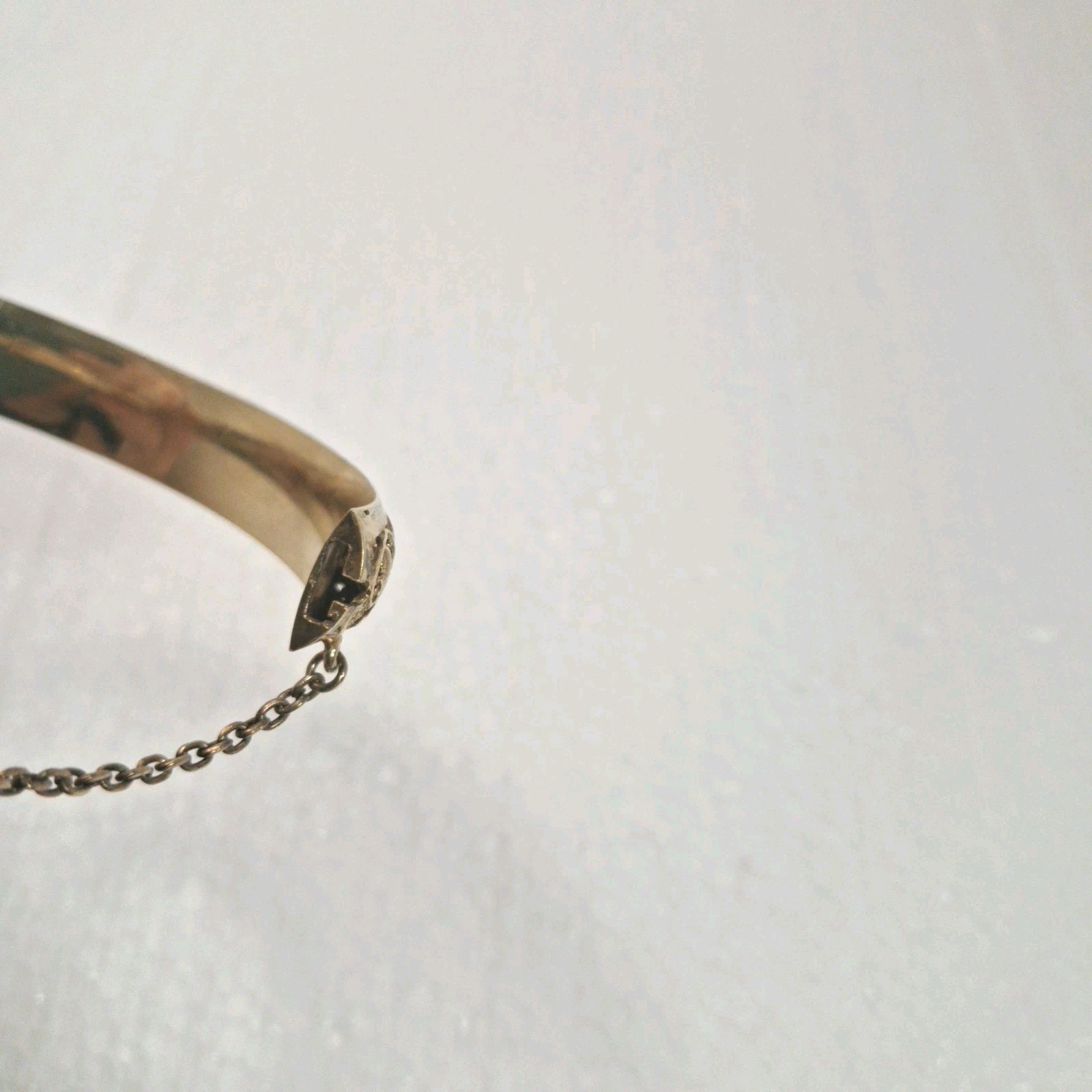 Vintage Sterling Silver Filigree Hinged Bangle Bracelet Safety Chain Ornate 18g