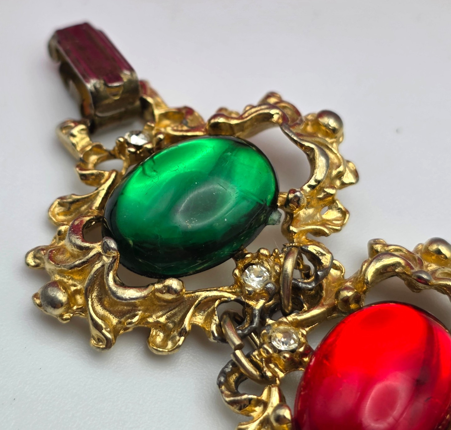 Vintage Victorian Revival Lucite Cabochon Bracelet Gold Tone Rhinestone 7.5″
