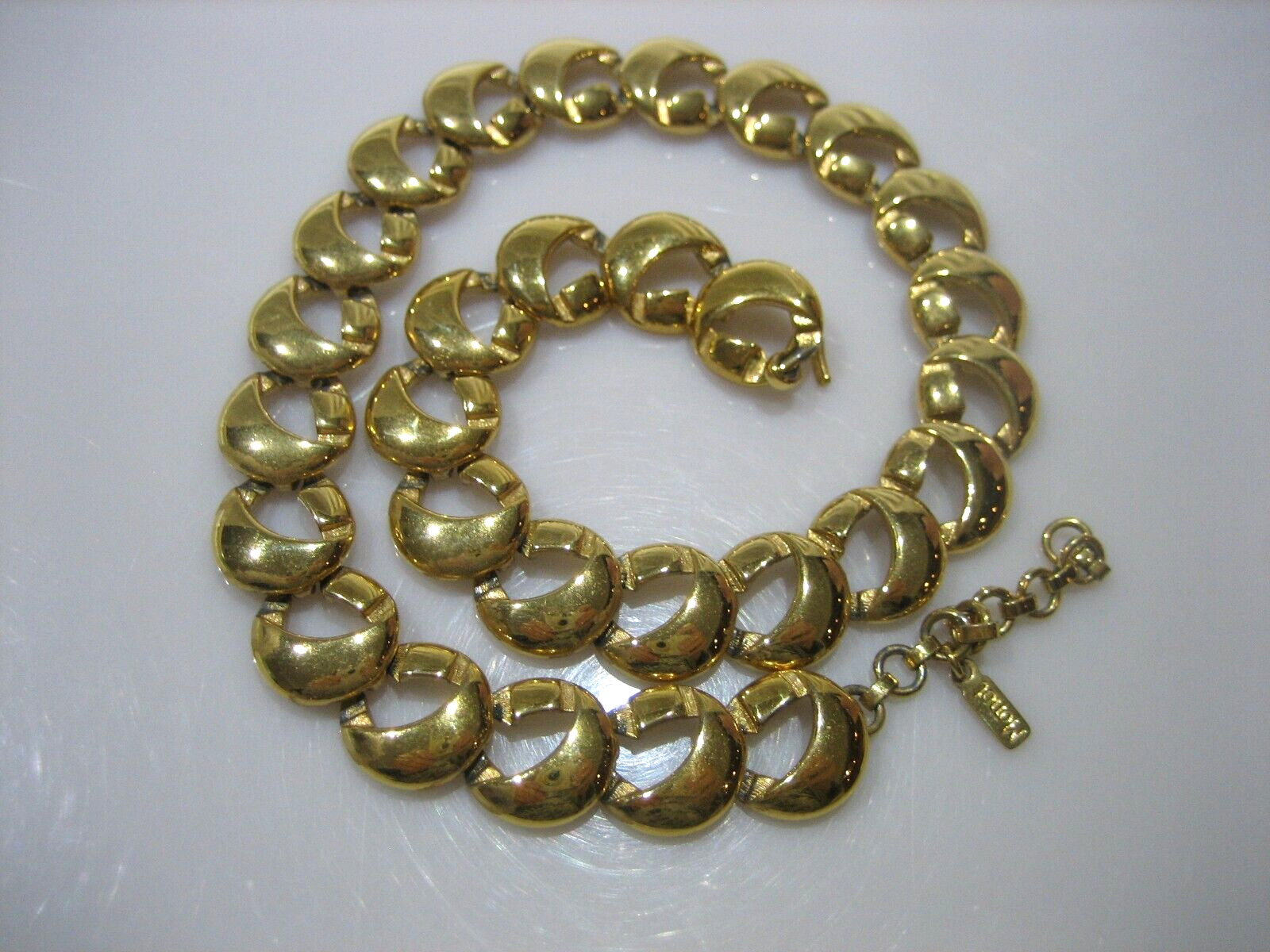 MONET SIGNED GOLD TONE 15″ CHOKER HOOK CLASP NECKLACE