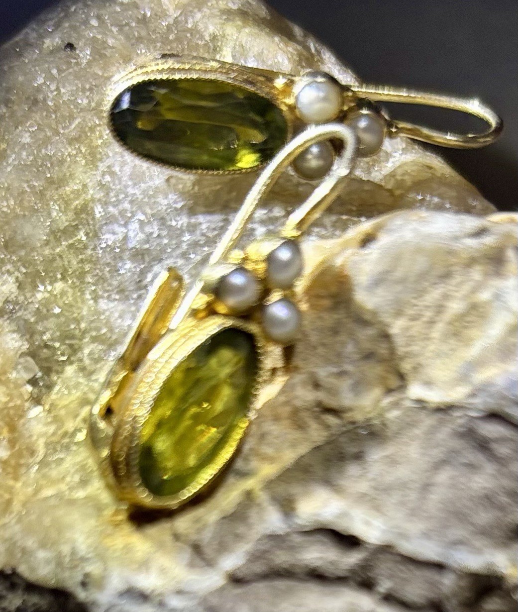 VTG Gold Vermeil over 925 Silver Peridot & Natural Pearl Drop Earrings