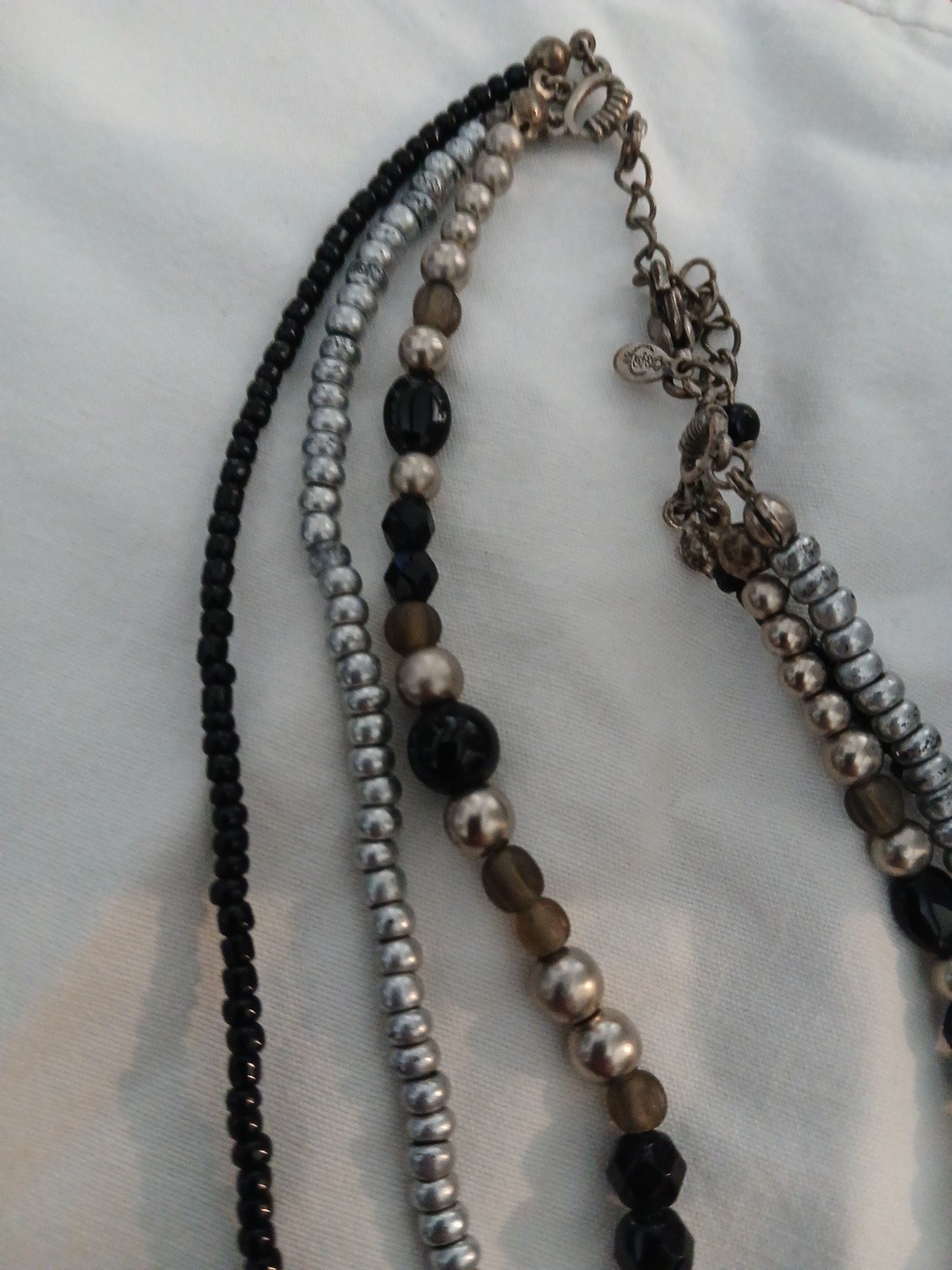 21 Pc jewelry lot Womens Fashion Necklaces Rings Bracelets Earrings Brooches