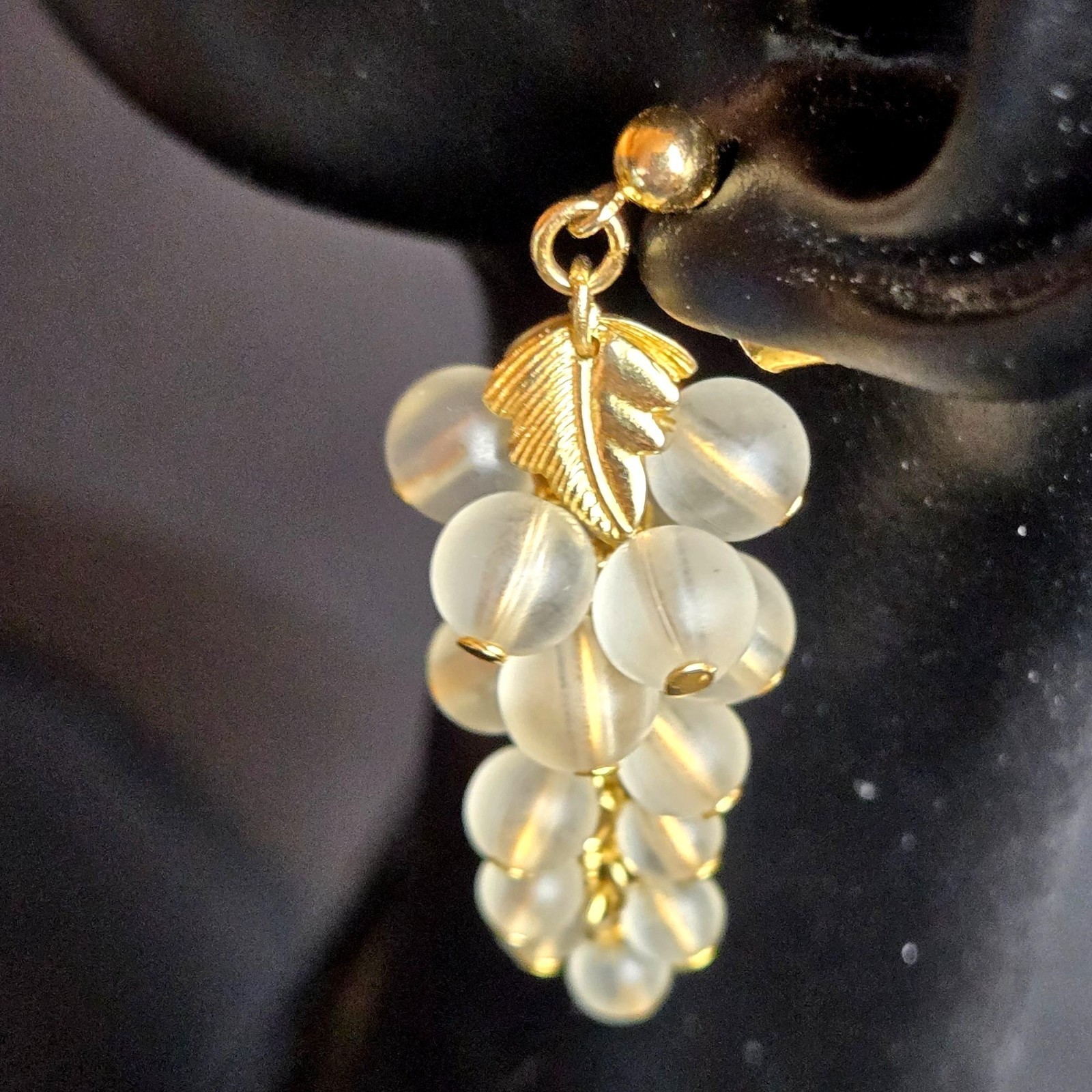Grape Cluster Pierced Earrings Gold-Tone Leaves Drop Dangle Frosted Beads