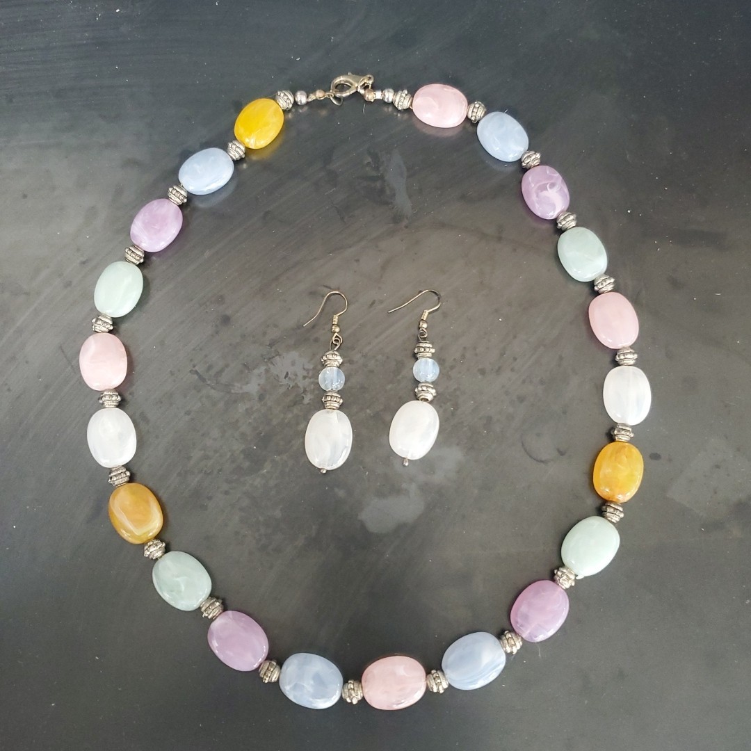 Vtg Marbled Colorful Pastel Large Oval Bead Necklace & Earrings