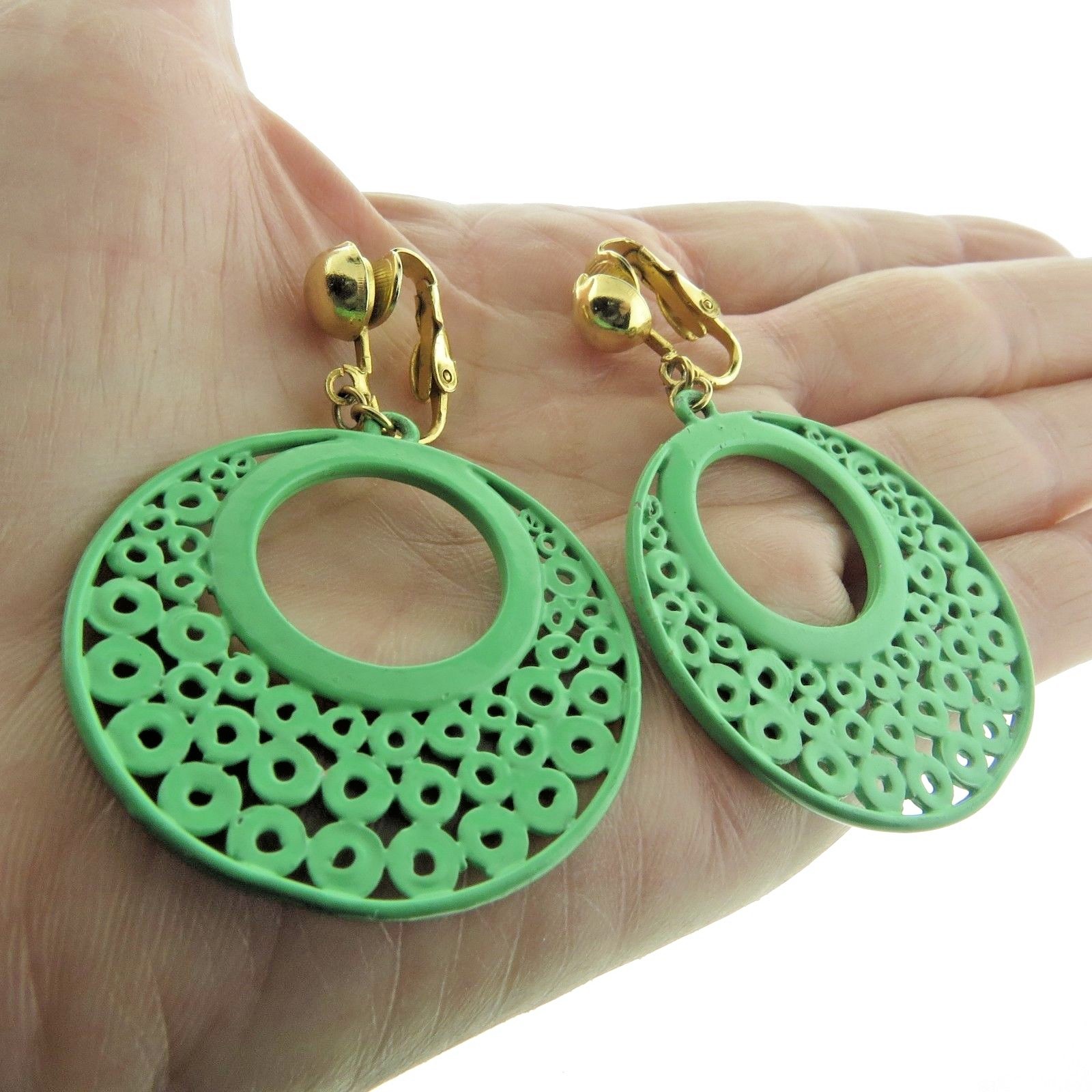 Vintage Clip On Earrings in Green Filigree Circle Dangle 1.5*2 inch