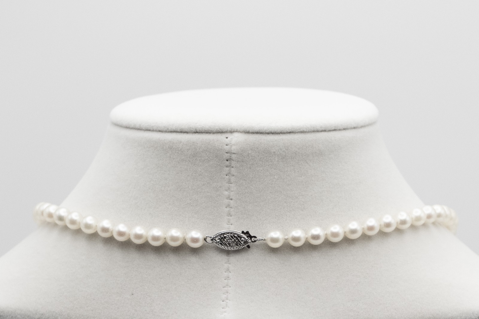 14K White Gold White High Luster Pearl Necklace Strand Classic Vintage Bridal